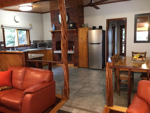 Bayview Boathouse - Sunshine Coast Tourism 1