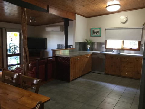 Bayview Boathouse - Sunshine Coast Tourism 3