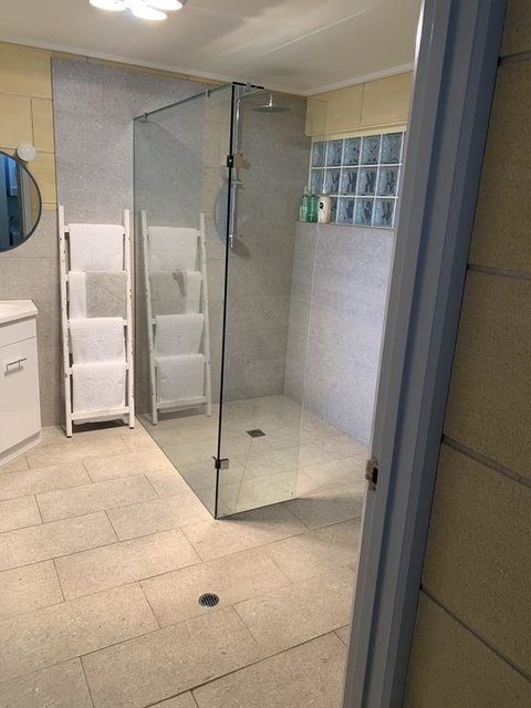 Bayview No 2 - Next To The Beach - Sunshine Coast Tourism 1