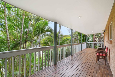 Beach Affair - 10 Callitris Crescent - Holiday Sunshine Coast 3