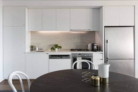 Beach Apartment Port Melbourne - Holiday Sunshine Coast 1