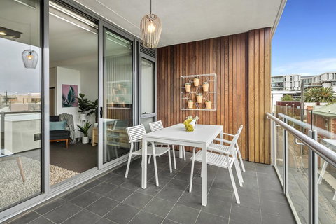 Beach Apartment Port Melbourne - Holiday Sunshine Coast 2
