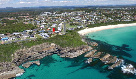 BEACH BREAK, 34 CLIFF ROAD - Sunshine Coast Tourism 0