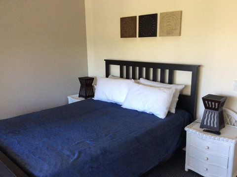 Beach Breakers Resort - Sunshine Coast Tourism 2