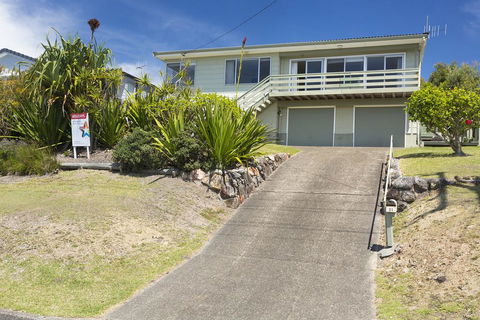 Beach Cottage, Forster - Sunshine Coast Tourism 0