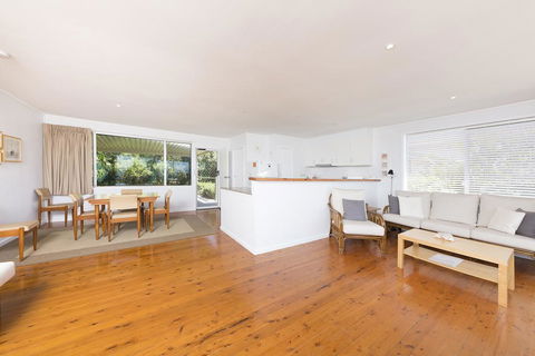 Beach Cottage, Forster - Sunshine Coast Tourism 2