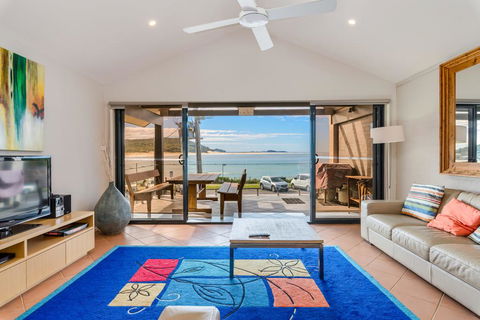 Beach Duplex 72b Marine Dr - Fingal Bay - Holiday Sunshine Coast 3