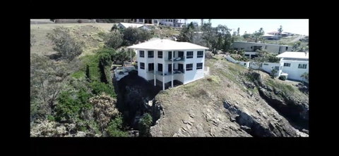 Beach Front Pandanus Cove - Holiday Sunshine Coast 2