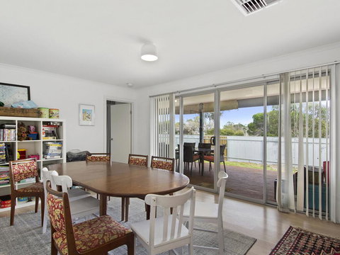 Beach Fun - 11 Broadbeach Drive - Sunshine Coast Tourism 1