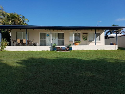 Beach Haven - Holiday Sunshine Coast 1