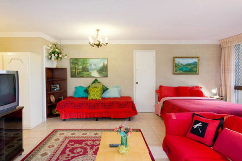Beach Haven Studio - Sunshine Coast Tourism 3