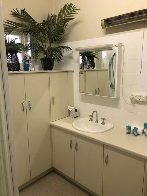 Beach Hotel - Sunshine Coast Tourism 2