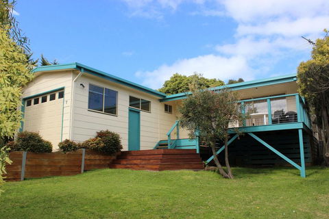 Beach House @ Smiths Beach - Holiday Sunshine Coast 0