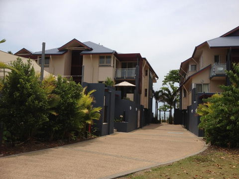 Beach House Apartment 1 - Sunshine Coast Tourism 0
