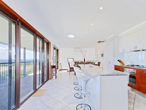 Beach House At Moana - Holiday Sunshine Coast 3