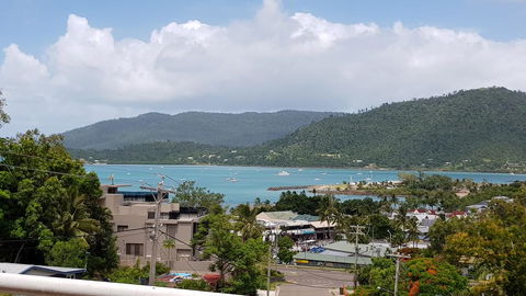 Beach House On Begley - Airlie Beach Central - Sunshine Coast Tourism 3