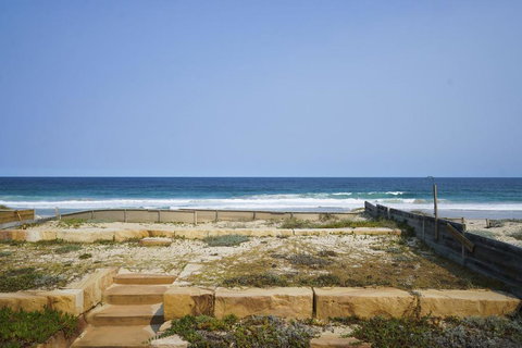 Beach House- 45 Curtis Parade - Sunshine Coast Tourism 0