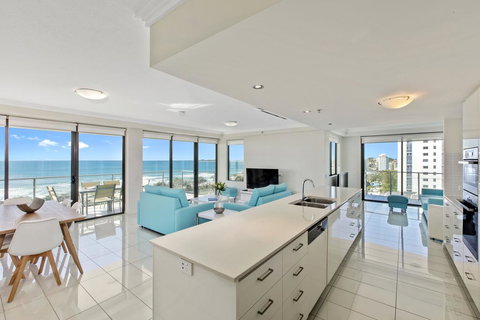 Beach On Sixth - Holiday Sunshine Coast 0