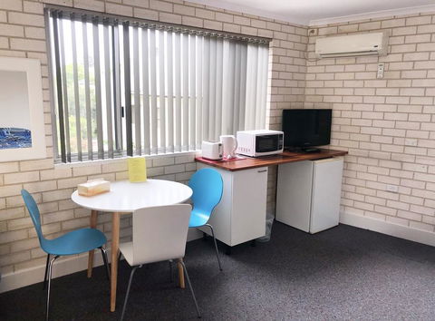 Beach Park Motel - Sunshine Coast Tourism 1
