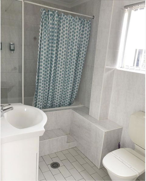 Beach Park Motel - Sunshine Coast Tourism 3