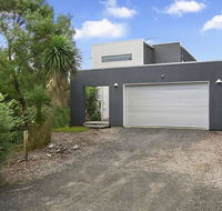 Beach Retreat on Medina - Sunshine Coast Tourism