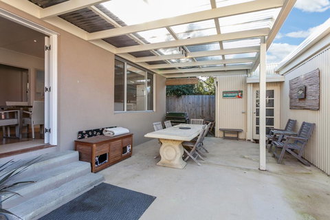 Beach Road Classic 3-10 - Sunshine Coast Tourism 0