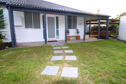 Beach Side Cottage At Blacksmiths - Sunshine Coast Tourism 1