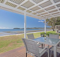 Beached Inn' 93 Foreshore Drive - Spacious beach front house - Sunshine Coast Tourism