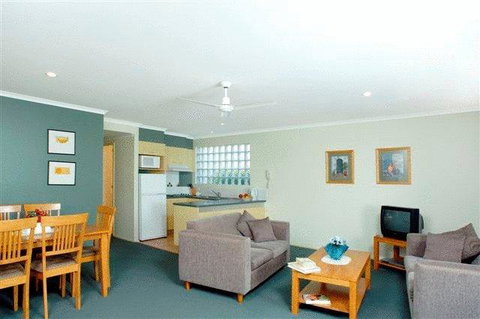 Beaches Holiday Resort - Sunshine Coast Tourism 2