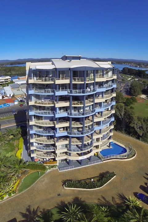 Beaches International - Sunshine Coast Tourism 3