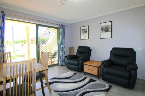 Beachfront 2, 25 Willow Street - Sunshine Coast Tourism 2