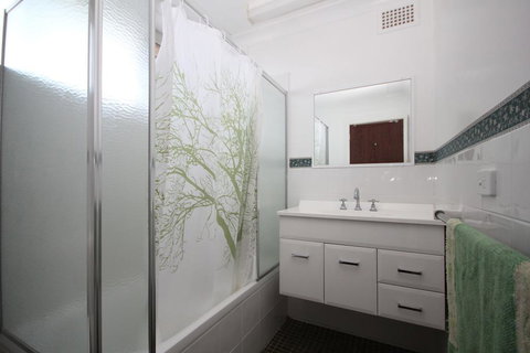 BEACHFRONT 3- 3/12 Bundella Ave LC - Sunshine Coast Tourism 2