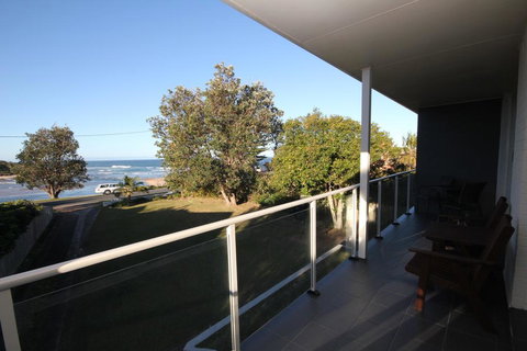 BEACHFRONT 3- 3/12 Bundella Ave LC - Sunshine Coast Tourism 0
