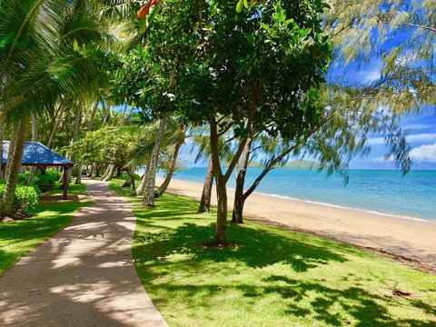 Beachfront Apartment- Paringa - Sunshine Coast Tourism 3
