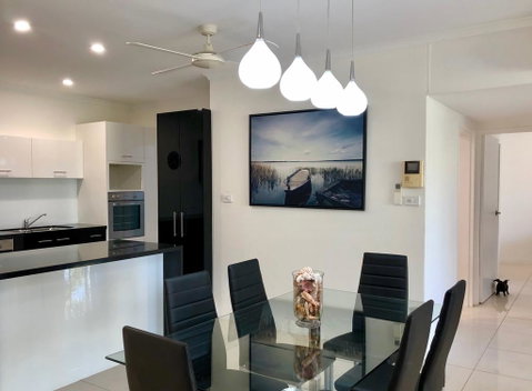 Beachfront Apartment- Paringa - Sunshine Coast Tourism 1