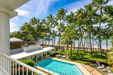 Beachfront Apt. In Alamanda Beachfront Resort (17) - Sunshine Coast Tourism 3