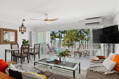 Beachfront Apt. In Alamanda Beachfront Resort (17) - Sunshine Coast Tourism 2