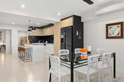 Beachfront Apt. In Alamanda Beachfront Resort (21) - Sunshine Coast Tourism 3