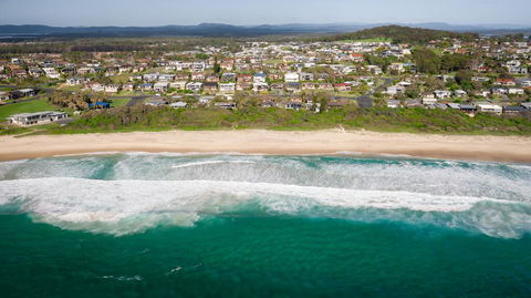 Beachfront Escape - Holiday Sunshine Coast 1