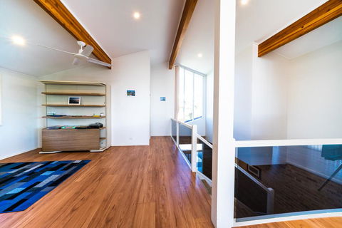 Beachfront Escape - Holiday Sunshine Coast 3