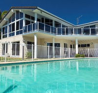 Beachfront Escape - Holiday Sunshine Coast
