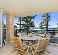 Beachfront on Golden Mile - Holiday Sunshine Coast