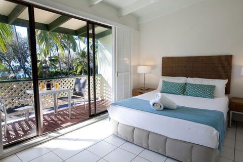 Beachfront Terraces Exclusive Onsite Reception And Management - Sunshine Coast Tourism 3