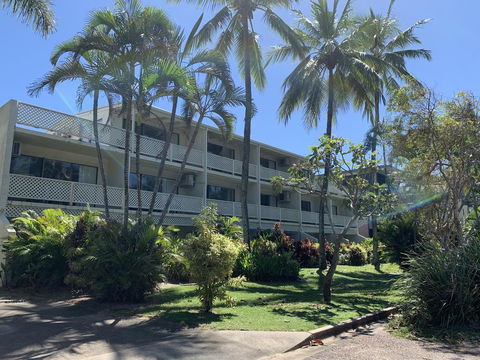 Beachfront Terraces Exclusive Onsite Reception And Management - Sunshine Coast Tourism 1