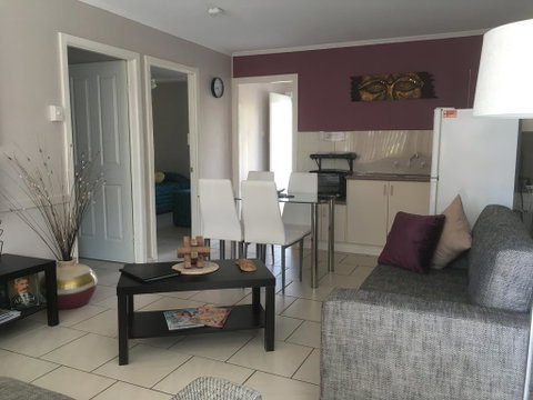 Beachlander Holiday Apartments - Sunshine Coast Tourism 3