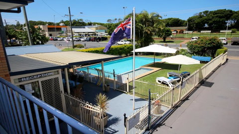 Beachlander Holiday Apartments - Sunshine Coast Tourism 1