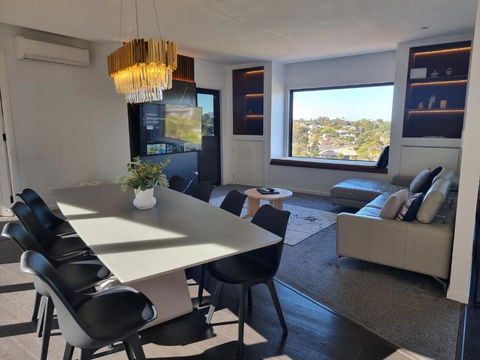 RESIDENTIAL 4 BEDROOM House - Sunshine Coast Tourism 0