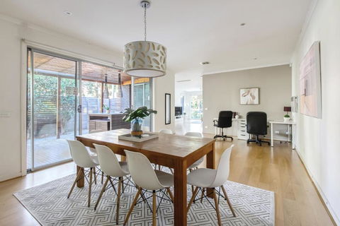 Ringtail Retreat - Contemporary Family Comforts - Sunshine Coast Tourism 1