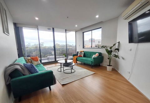 Resort Style 1 Or 2 Bedroom With Pool And Free Parking - Sunshine Coast Tourism 0