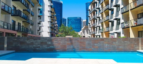 Resort-style Living In Perth CBD - 2X2 Apt - Holiday Sunshine Coast 0